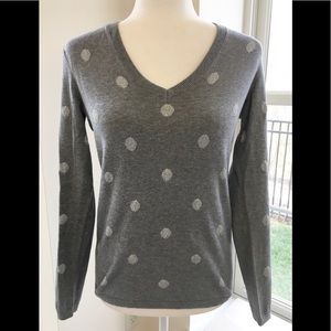 Beautiful Tommy Hilfiger silver and gray sweater!